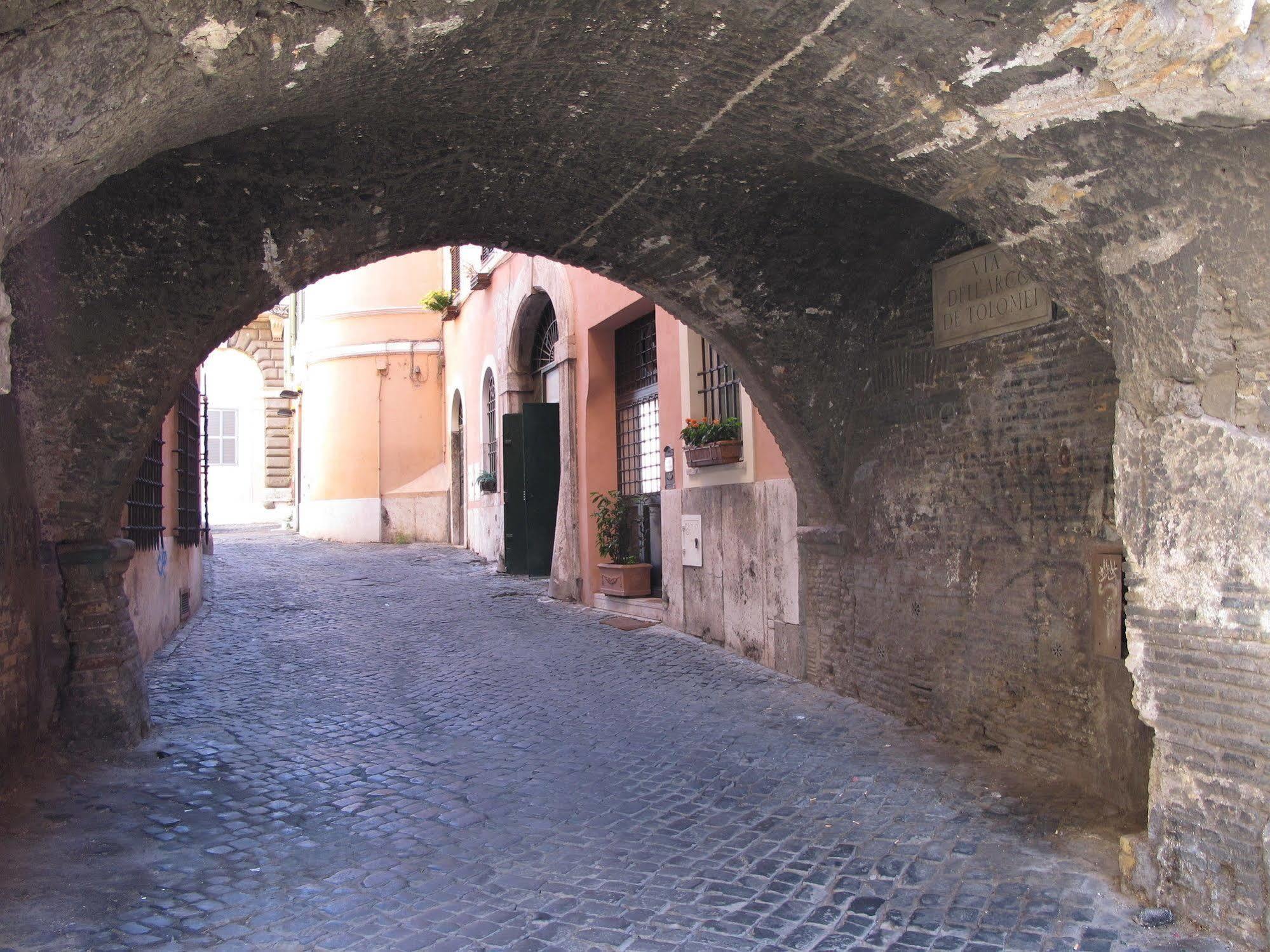 Guest House Arco Dei Tolomei Roma Exterior foto